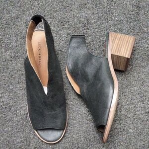 Lucky Brand "Terif" Black Open-Toe Leather Block Heel Sandals